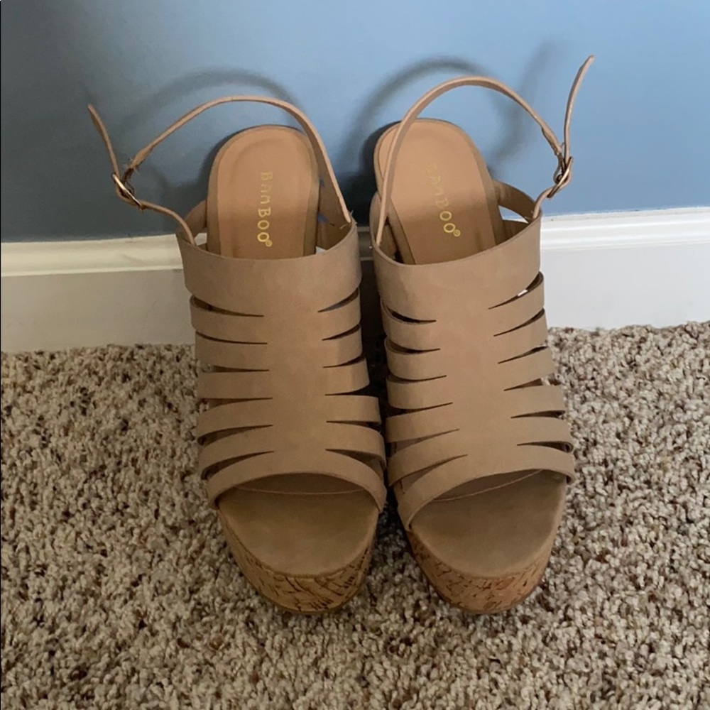 Comfy and sexy nude wedges!